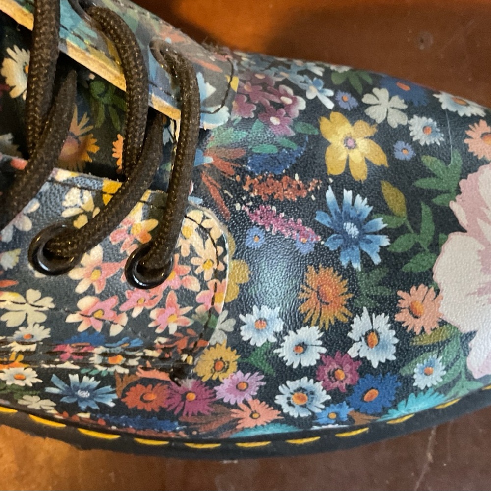 Dr. Martens Multicolor Floral Ankle Boots BEAUTIFUL Women size 11 like new - Picture 2 of 5